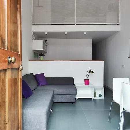 A Nicaredda Apartment *